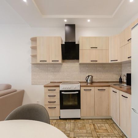 Petrovdom 7-27 In Rc Kvartet Cozy Apartment Nearby With Central Railway Station Kyiv Exterior photo