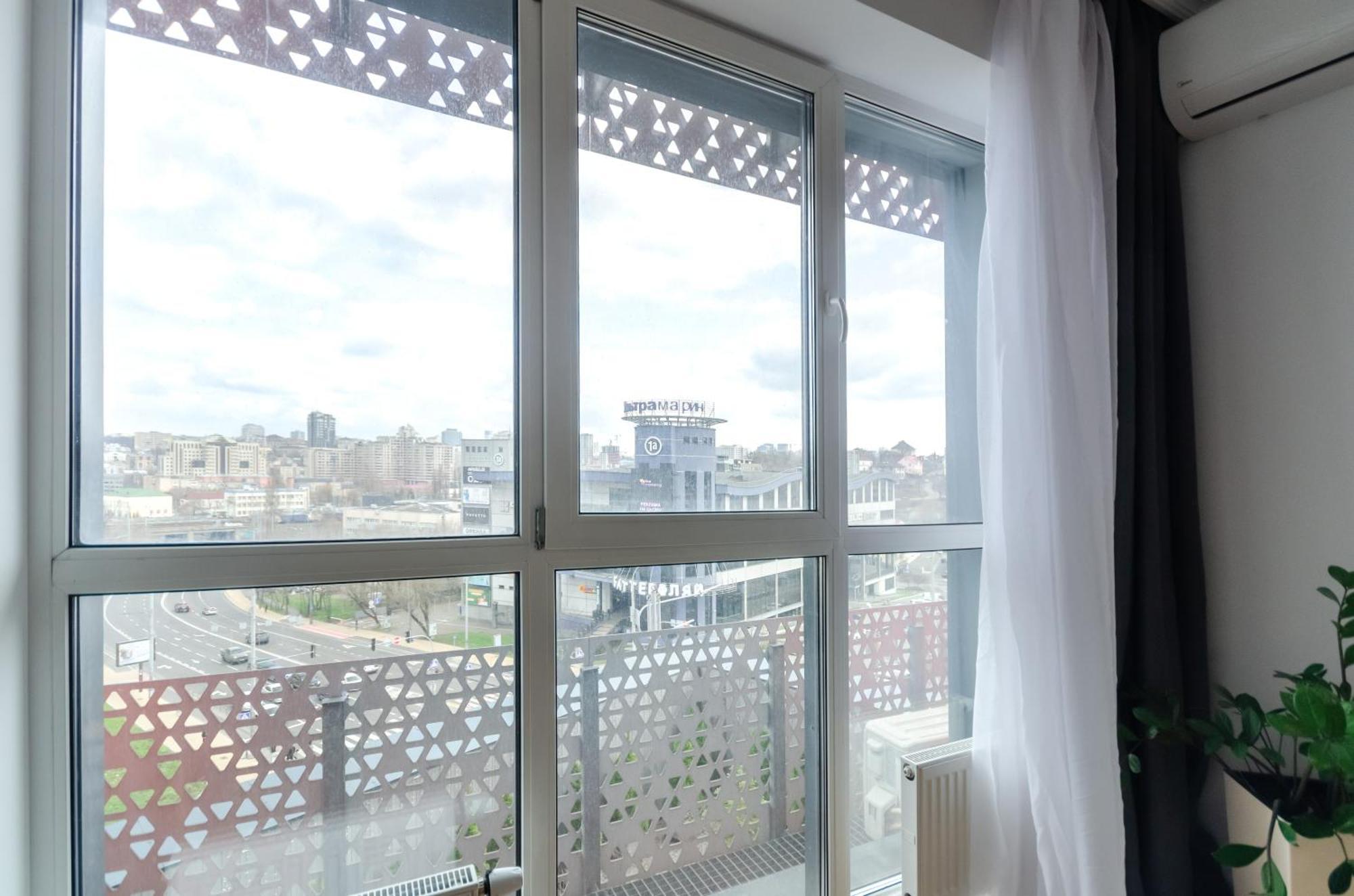 Petrovdom 7-27 In Rc Kvartet Cozy Apartment Nearby With Central Railway Station Kyiv Exterior photo