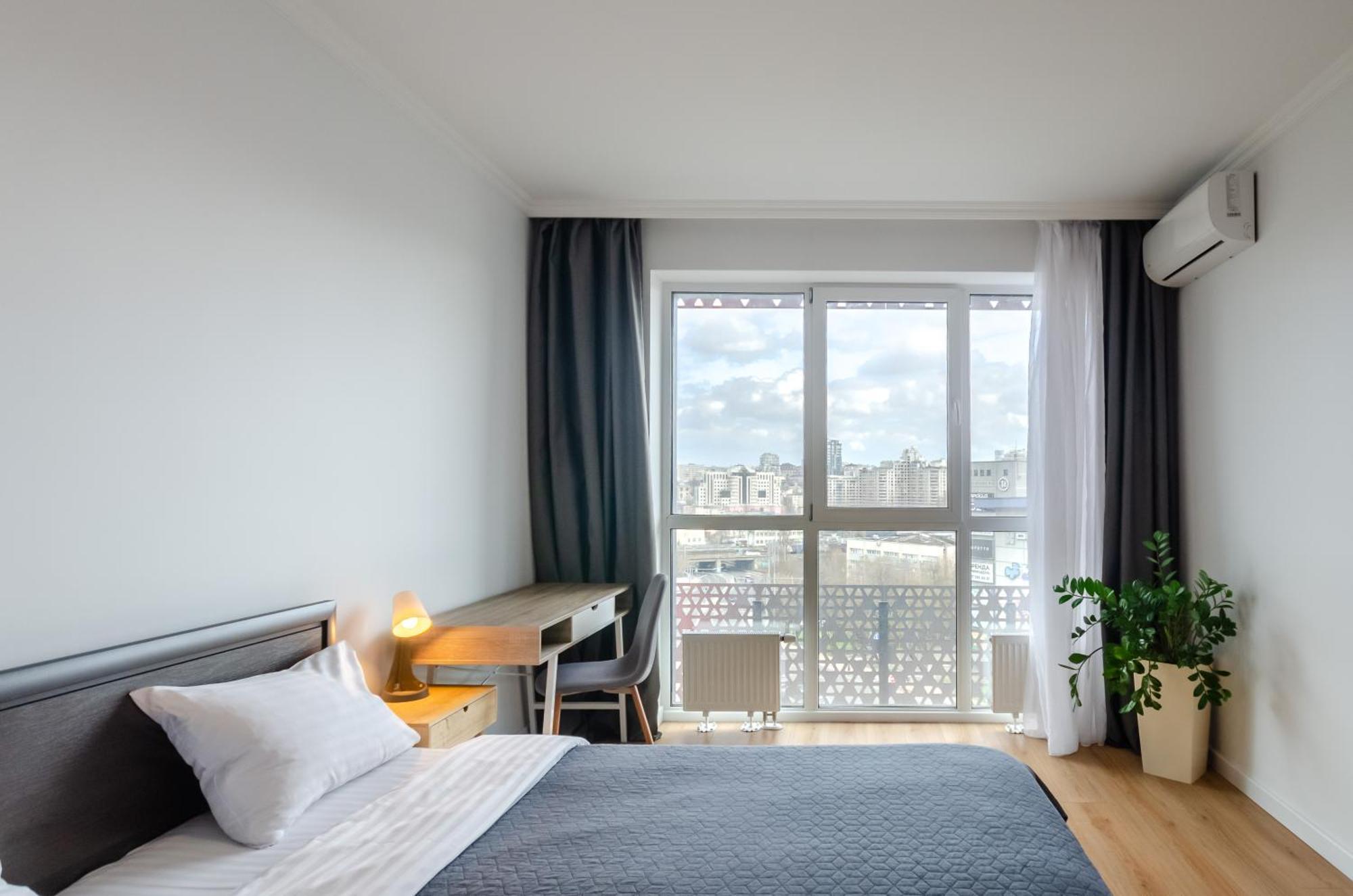 Petrovdom 7-27 In Rc Kvartet Cozy Apartment Nearby With Central Railway Station Kyiv Exterior photo
