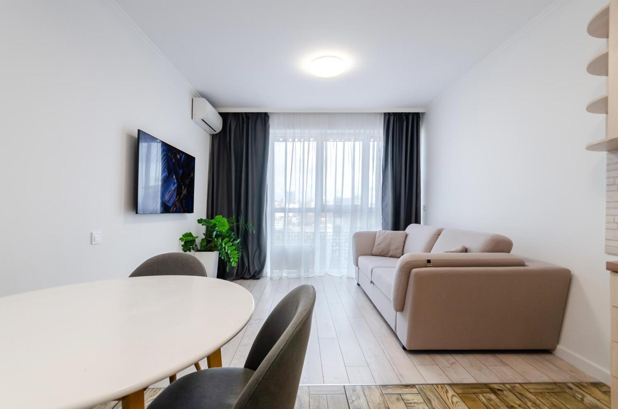 Petrovdom 7-27 In Rc Kvartet Cozy Apartment Nearby With Central Railway Station Kyiv Exterior photo
