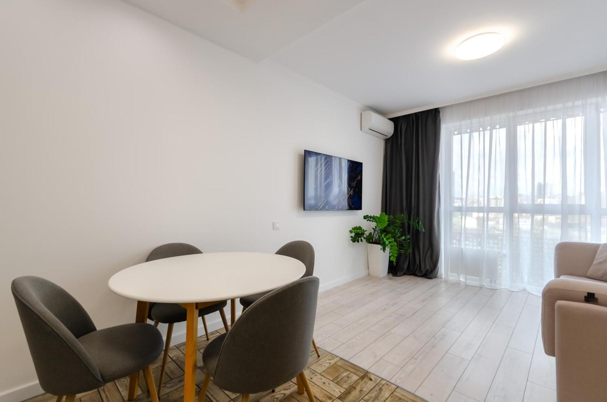 Petrovdom 7-27 In Rc Kvartet Cozy Apartment Nearby With Central Railway Station Kyiv Exterior photo